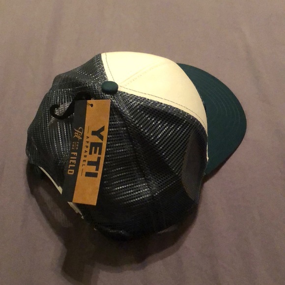 (NEW) YETI Snapback Hat: Tonal Patch Trucker Hat - Picture 2 of 3